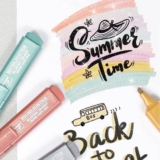 מרקרים מוזהבים עם כיתוב זוהר